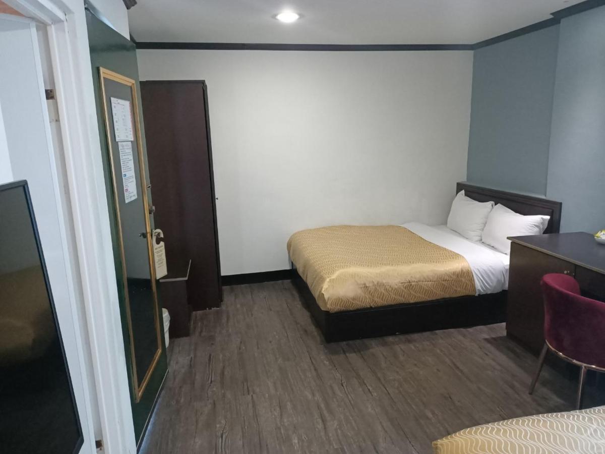 Holiday Business Hotel Taitung Exterior photo
